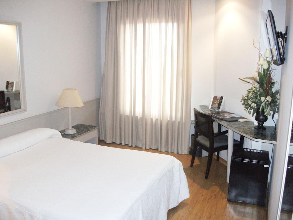 Nuevo Zenit Calahorra Hotel Екстериор снимка