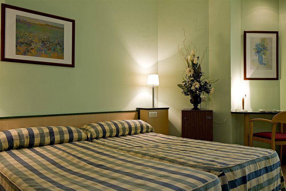 Nuevo Zenit Calahorra Hotel Стая снимка