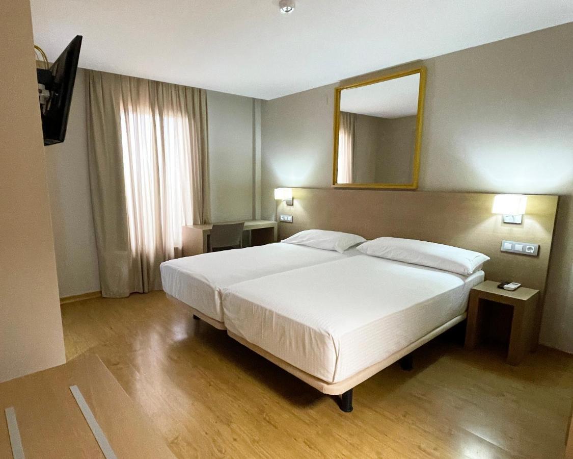 Nuevo Zenit Calahorra Hotel Екстериор снимка