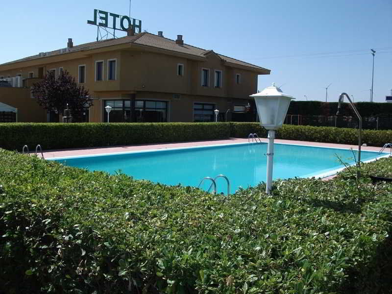 Nuevo Zenit Calahorra Hotel Екстериор снимка